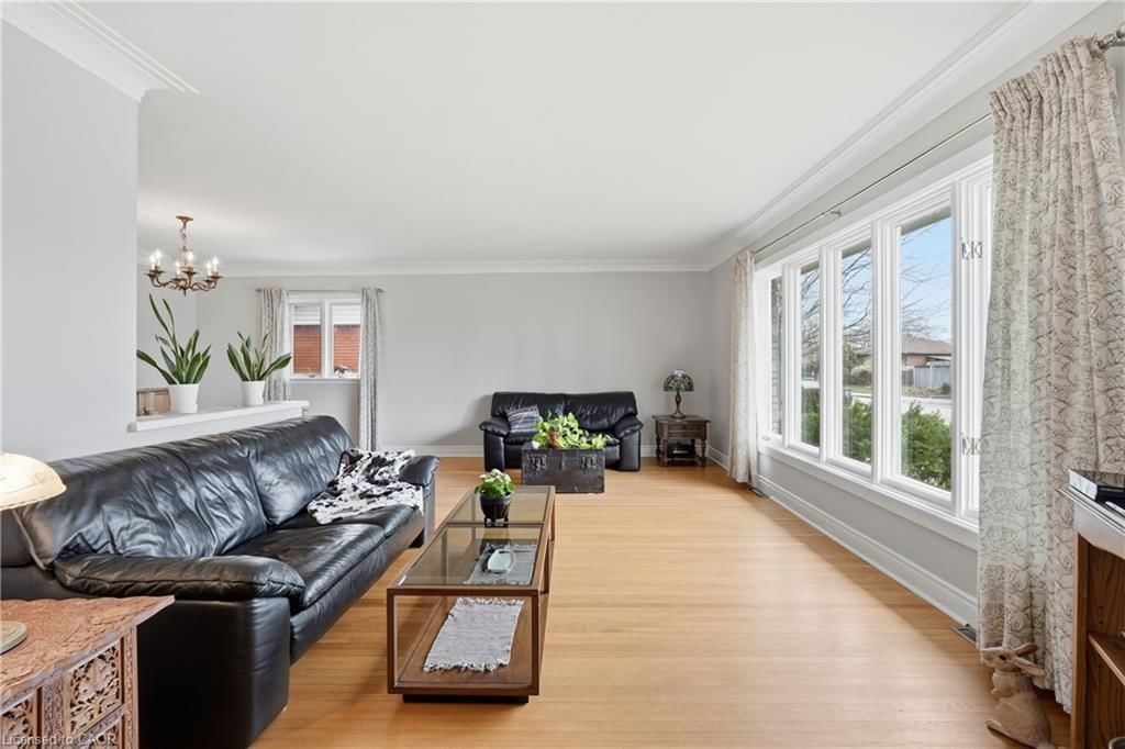 Single Family Residence for sale at 62 Grenadier Drive, Hamilton, ON, L8T 4E3 - Huntington - MLS: 40821473