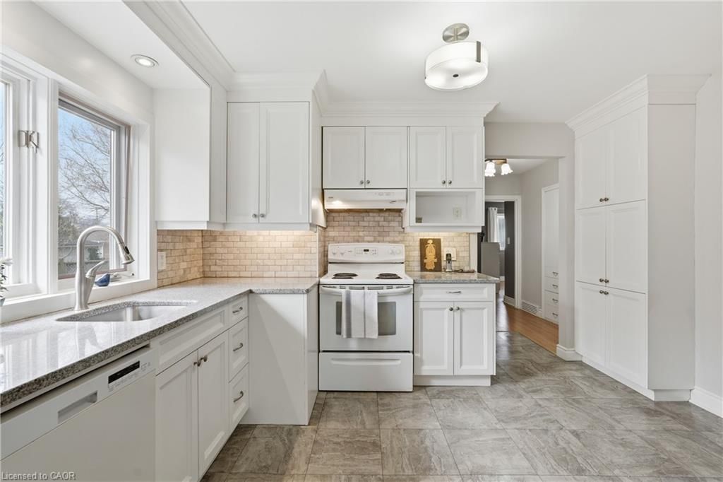 Single Family Residence for sale at 62 Grenadier Drive, Hamilton, ON, L8T 4E3 - Huntington - MLS: 40821473