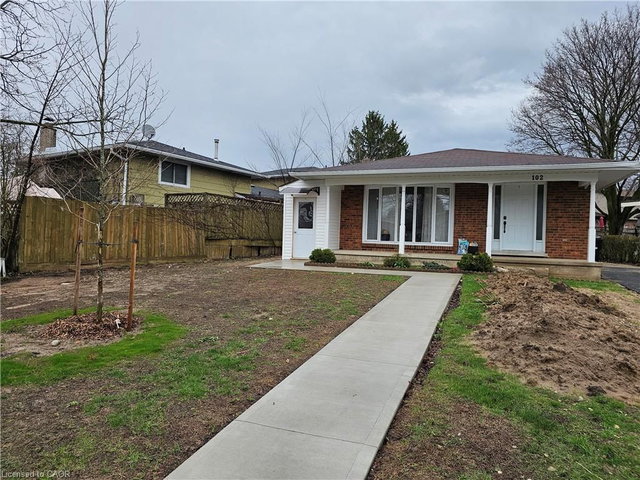 3 - 102 Calmcrest Drive