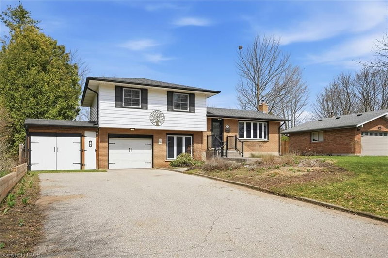 55 Berkley Crescent