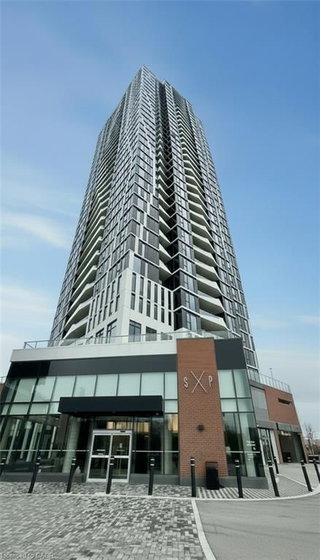 1210 - 25 Wellington Street S