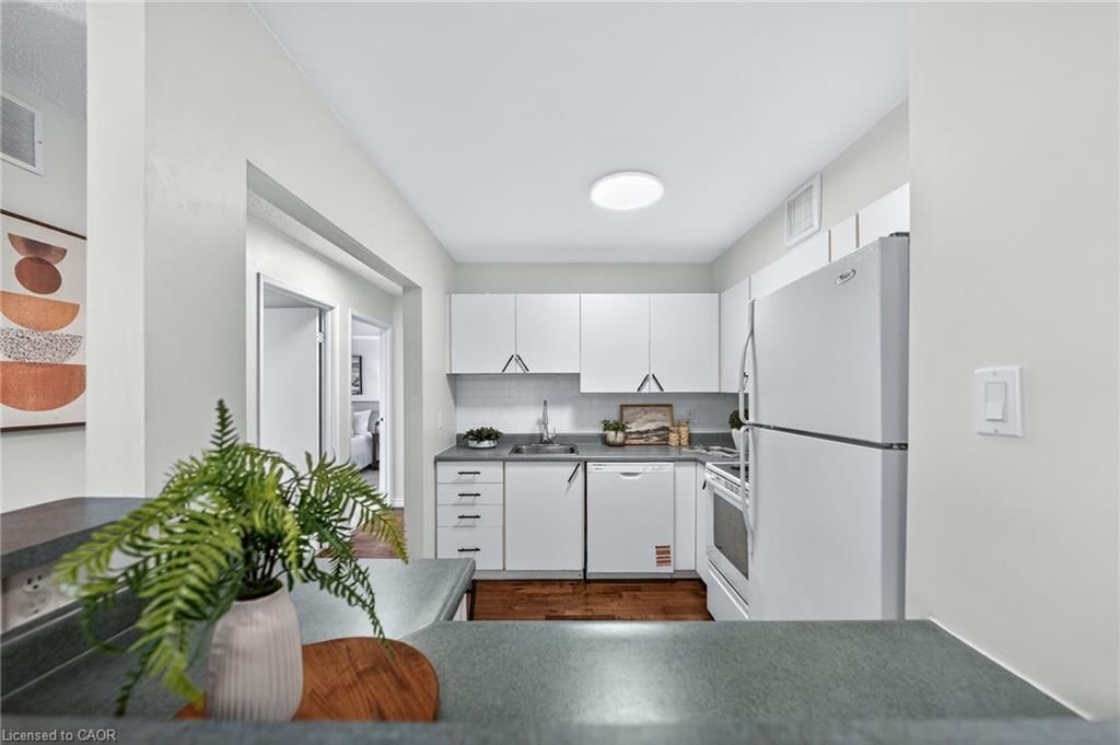 406-15 Hofstetter Avenue, Kitchener, view 22