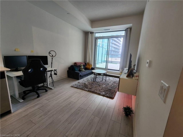 228 - 55 Duke Street W