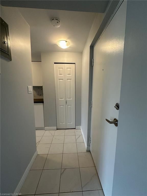 4 - 15 Mowat Boulevard