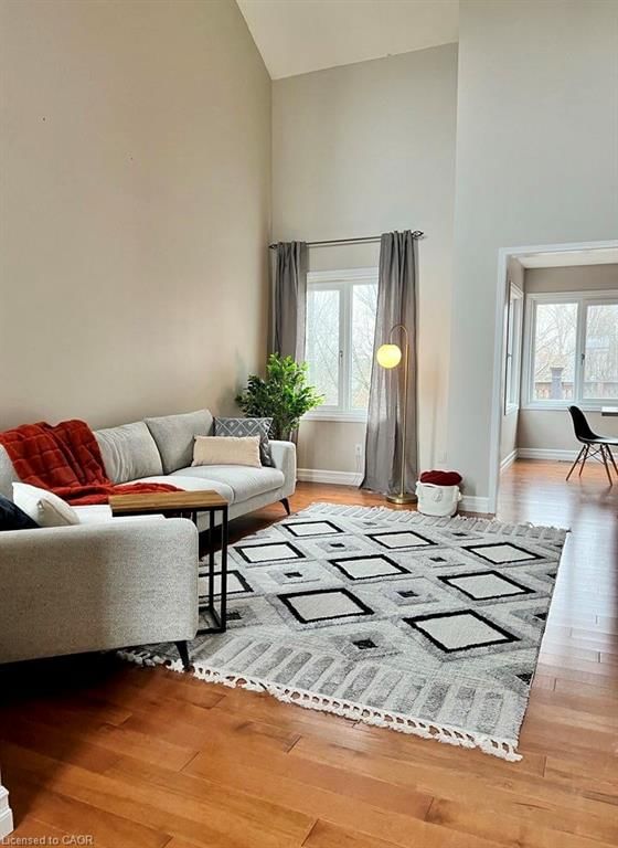 Upper - 15 Oliver Court