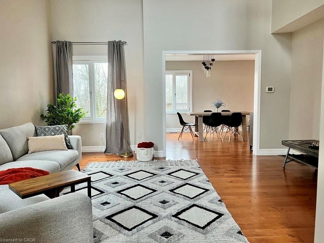 Upper - 15 Oliver Court