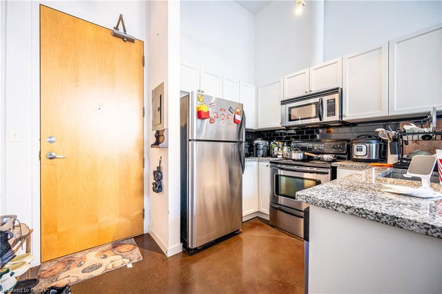 509 - 404 King Street W