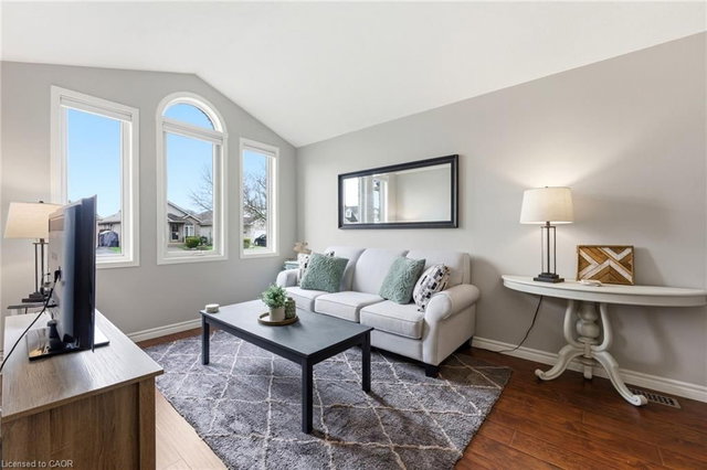 55 Anastasia Crescent