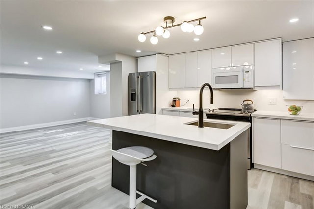 LOWER - 22 North Heights Road