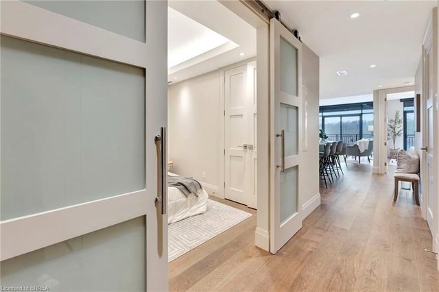 201 - 7 Grand River Street N