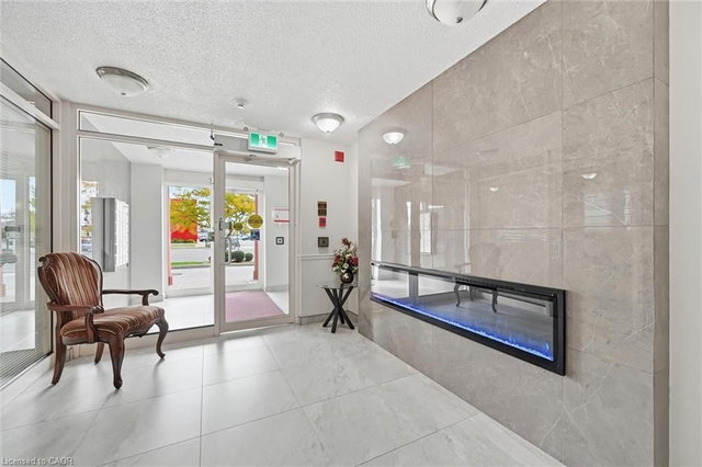 303 - 870 Upper Wentworth Street