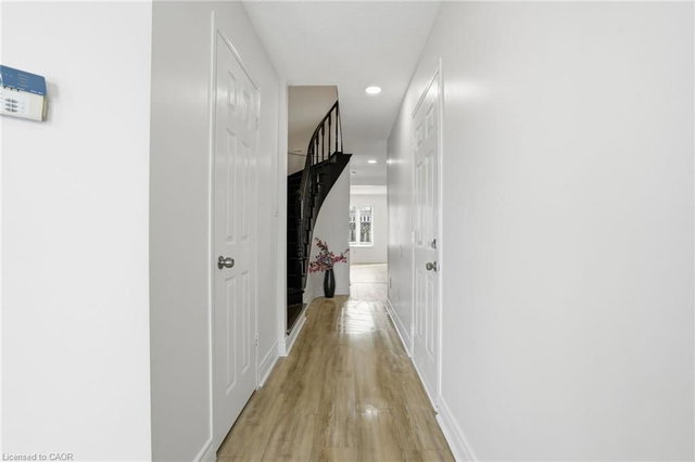 29 - 1889 Upper Wentworth Street