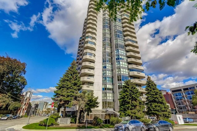 9D - 67 Caroline Street S