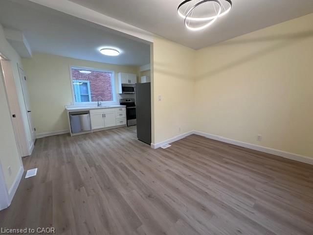 1 - 315 Wellington Street N