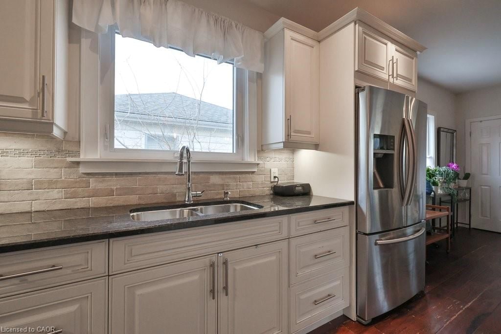 Single Family Residence for sale at 23 Searle Street, Hamilton, ON, L9A 2V6 - Centremount - MLS: 40821877