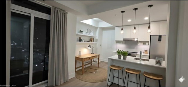 711 - 206 King Street W