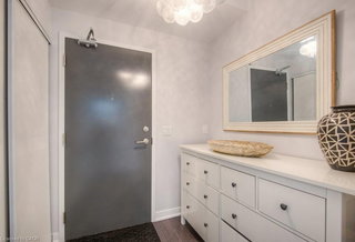 1402 - 85 Duke Street W