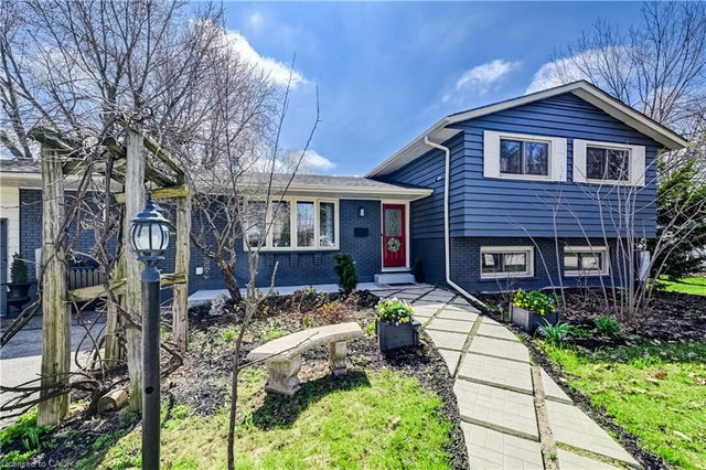 750 Elizabeth Street E