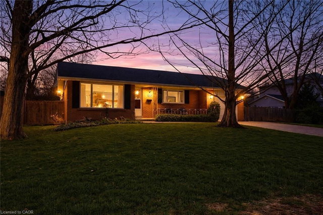 369 Beechwood Crescent