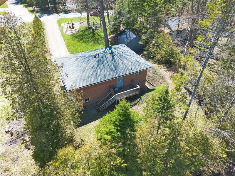 122 Hemlock Street photo 4