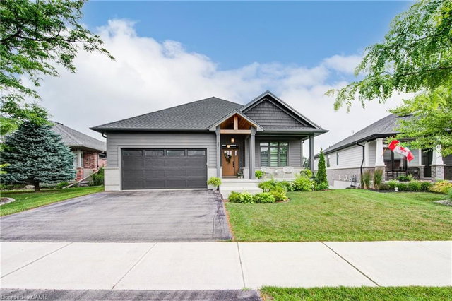 27 Ridgewood Crescent