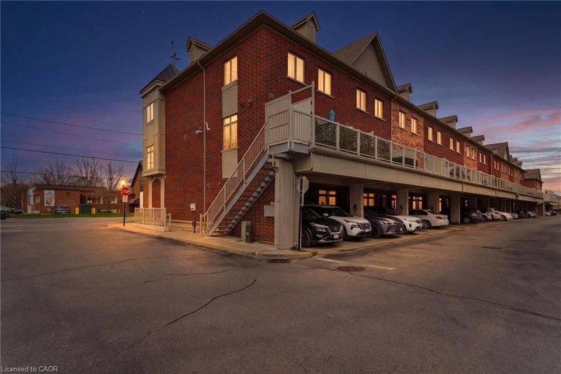 362 Plains Road E #32, Burlington, Ontario