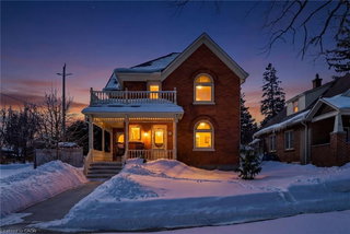 19 Riverside Drive W