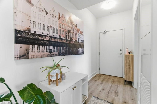 601 - 247 Northfield Drive E