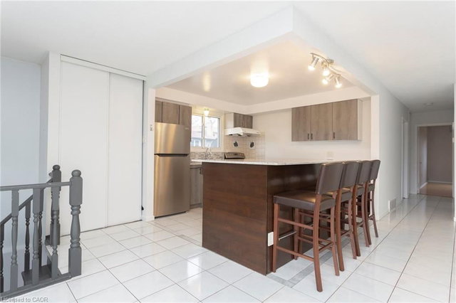 2303 Malcolm Crescent