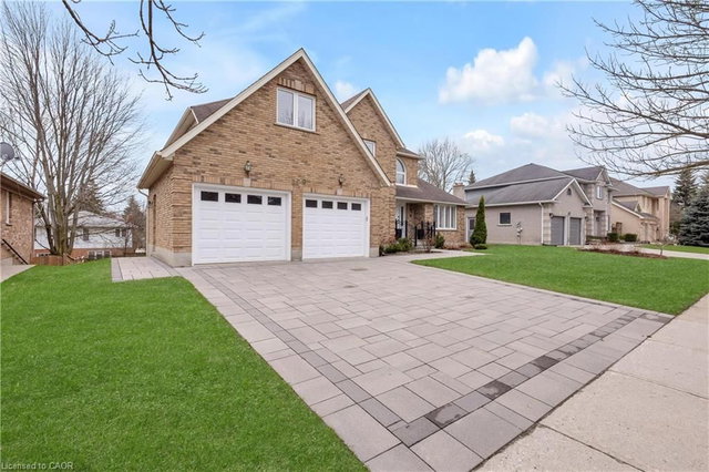 579 Paradise Crescent