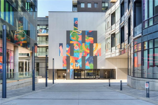 802 - 100 Garment Street