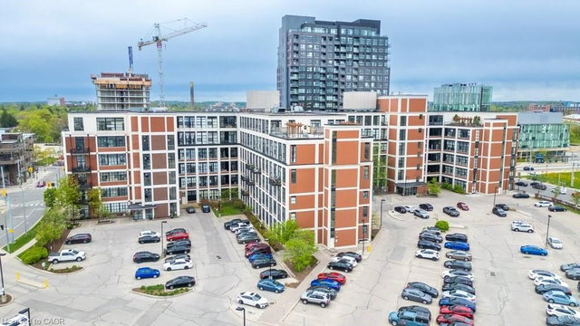 519 - 404 King Street W