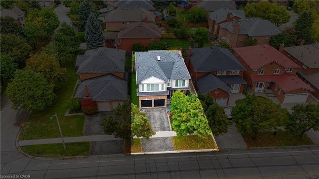 36 Devonsleigh Boulevard