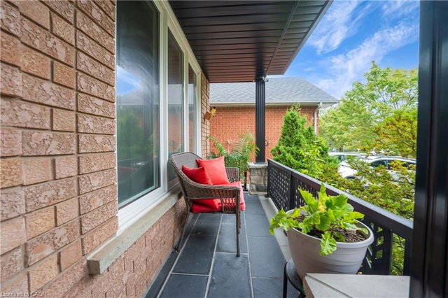 36 Devonsleigh Boulevard