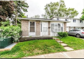 744 Parkview Crescent