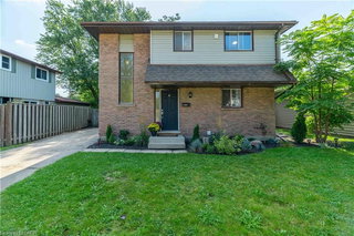 232 Cedarwoods Crescent