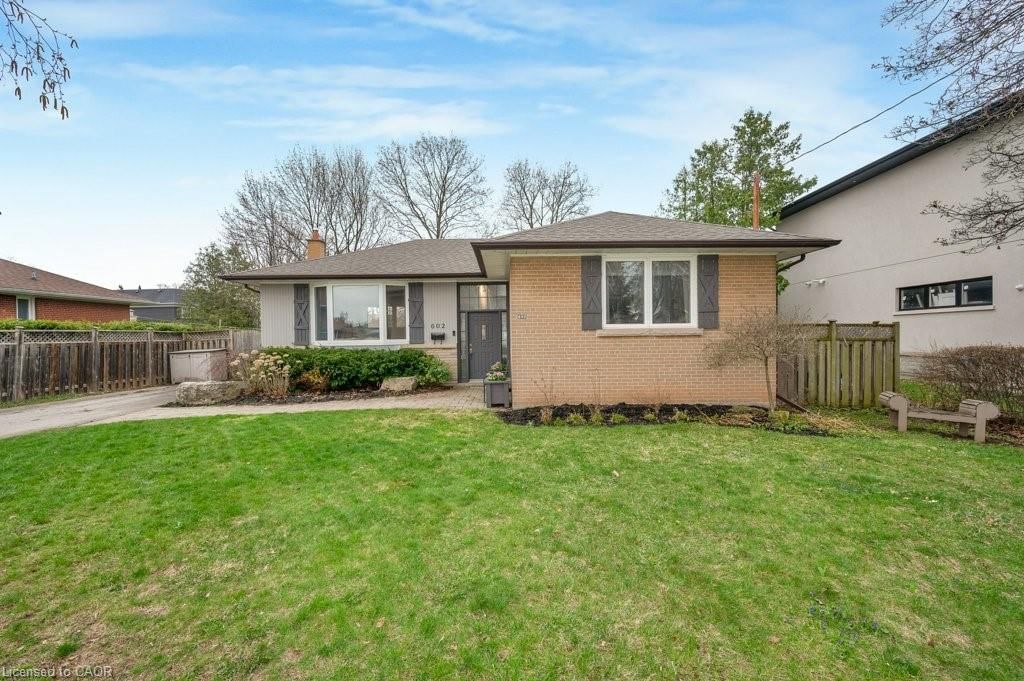 Single Family Residence for sale at 602 Stephens Crescent, Oakville, ON, L6K 1Y3 - BR Bronte - MLS: 40822662