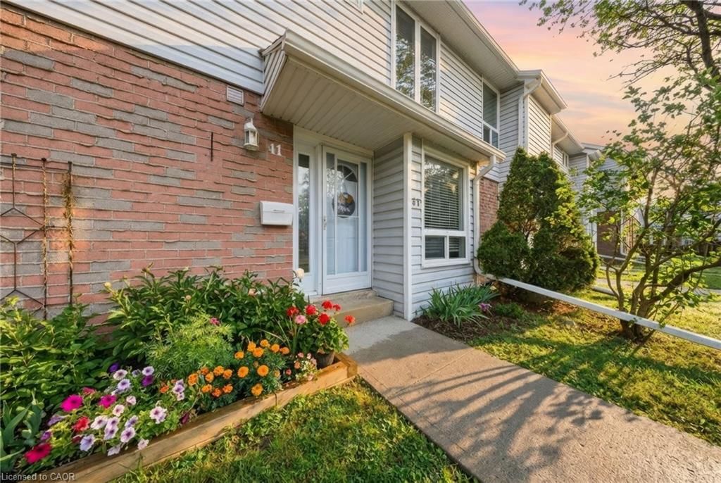 Row/Townhouse for sale at 41-32 Mowat Boulevard, Kitchener, ON, N2E 1X4 - Laurentian Hills/Country Hills W - MLS: 40822838