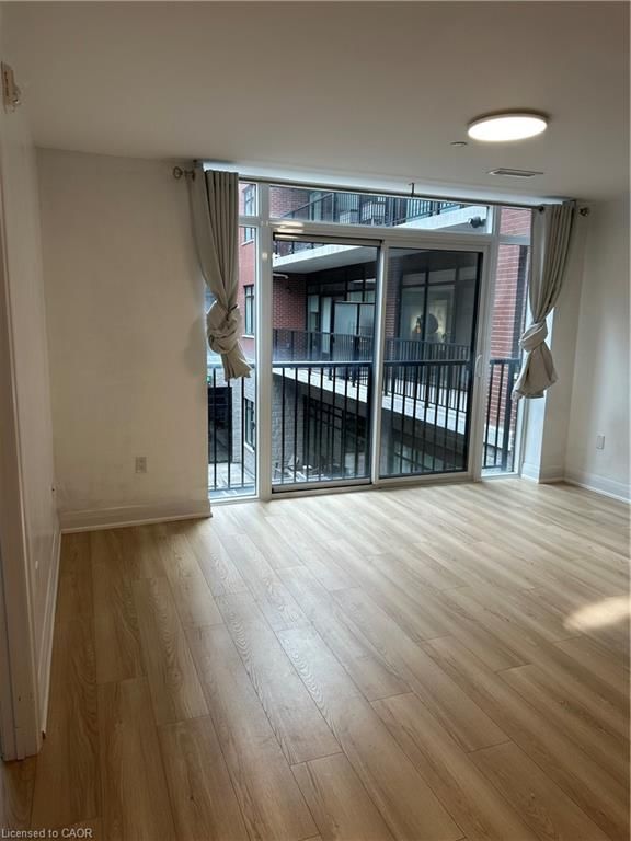 202 - 1 Redfern Avenue