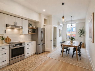 202 - 22 Wilson Street