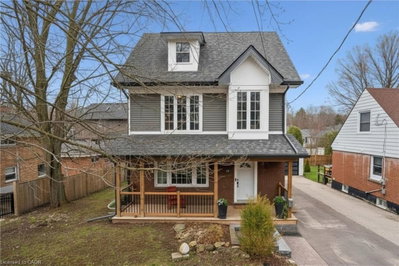 10 Winston Crescent