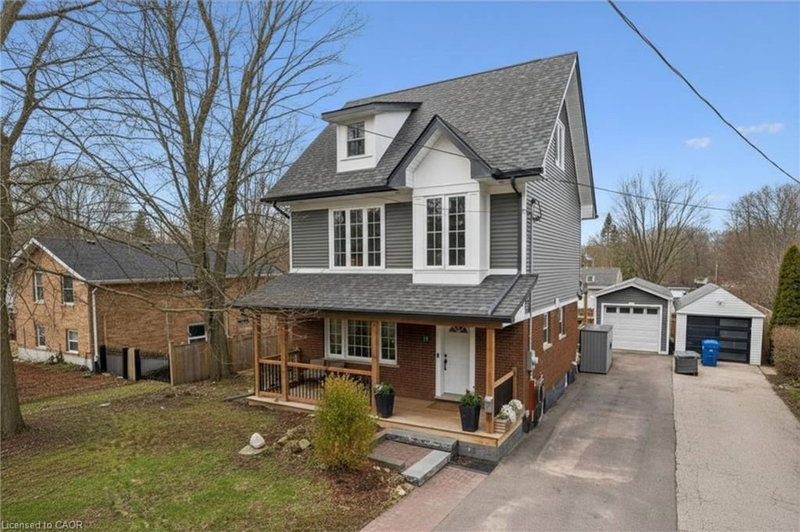 10 Winston Crescent