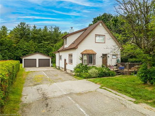 978 Norfolk Street N