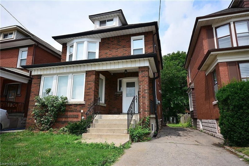 144 Ottawa Street S