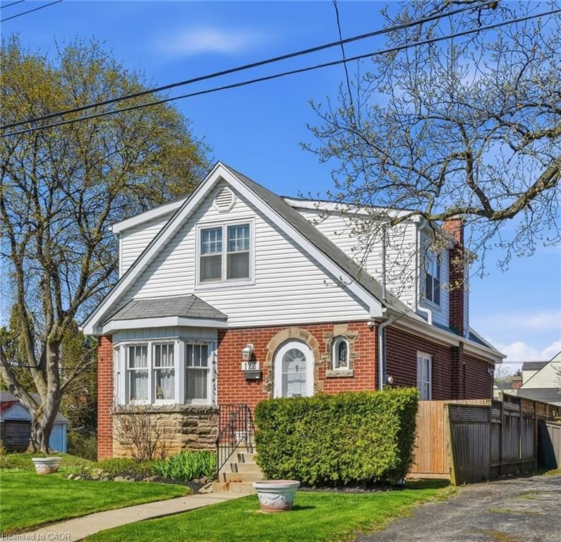 123 Longwood Road N