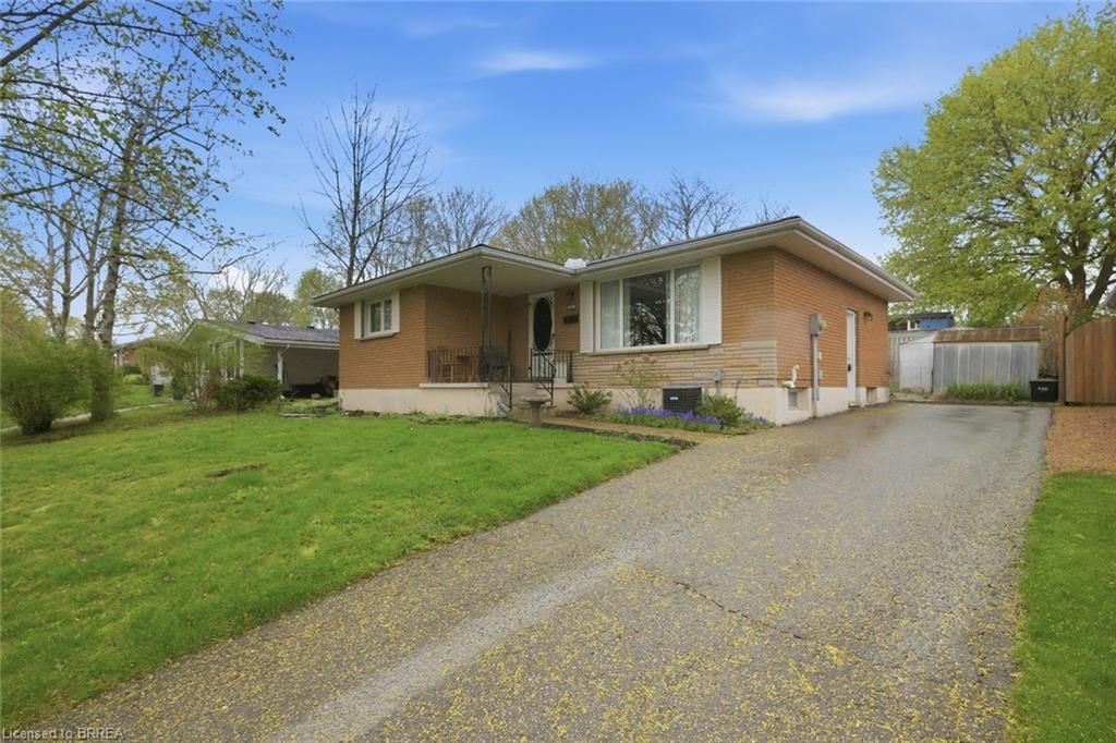 Single Family Residence for sale at 13 Mackay Avenue, Simcoe, ON, N3Y 1C9 - Town of Simcoe - MLS: 40824228