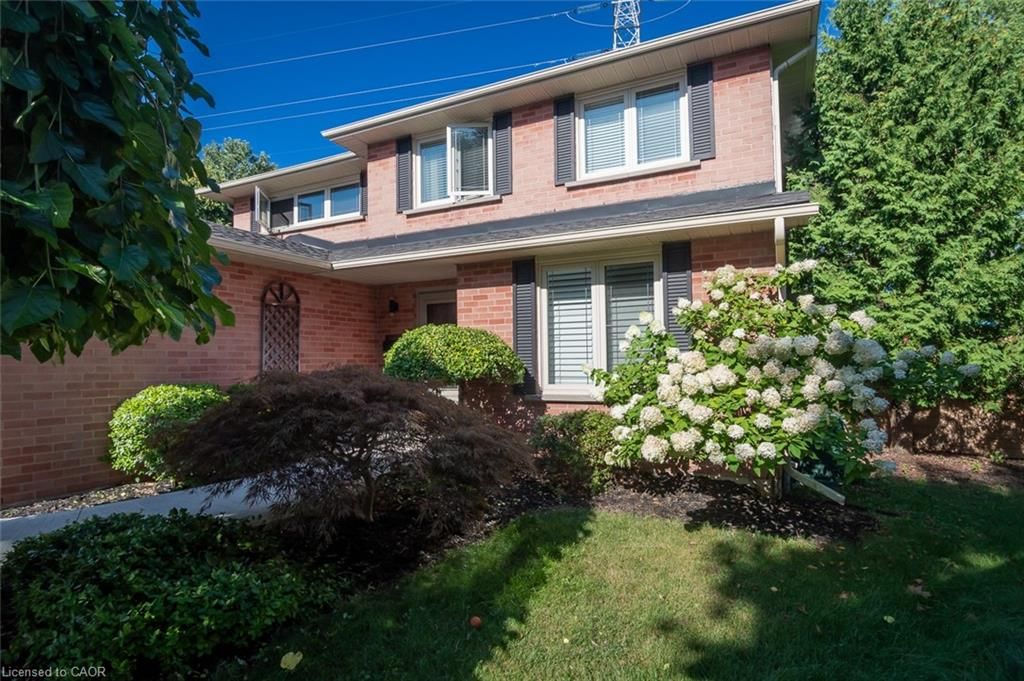 Single Family Residence for sale at 2098 Edgebank Court, Burlington, ON, L7M 2S9 - Headon Forest - MLS: 40824237