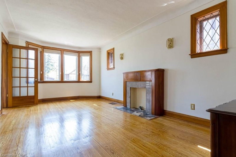 157 Longwood Road N