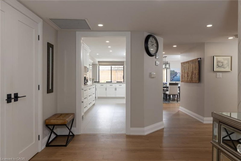 303 - 100 Lakeshore Road E