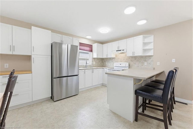 17 Barnett Street W